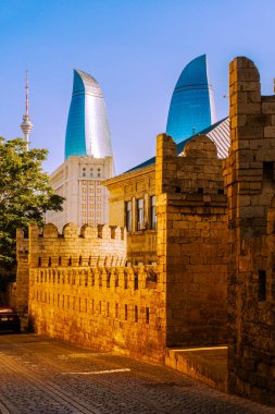 Bakü, Azerbaycan 'daki şehir manzarası. Tatil ve yaşam tarzı konsepti.