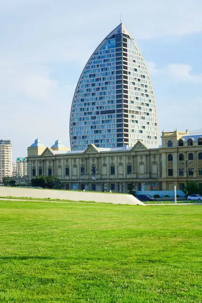 Şehir manzarası. Tatil ve seyahat konsepti. Bakü, Azerbaycan.