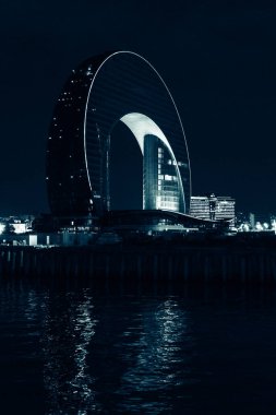 Bakü, Azerbaycan 'da gece vakti fotoğraf çekilmesi.