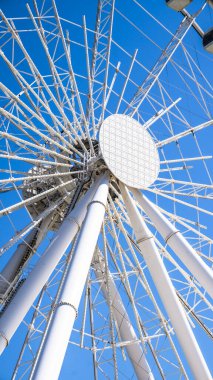 Dönme dolap. Bakü, Azerbaycan.