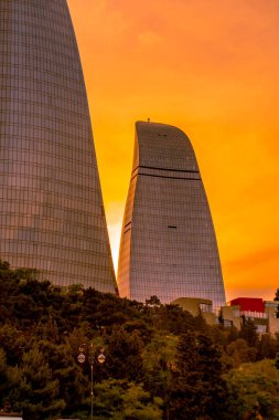 Bakü, Azerbaycan 'da bahar havası. Seyahat ve tatil konsepti.