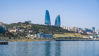 Bakü, Azerbaycan 'da bahar havası. Seyahat ve tatil konsepti.