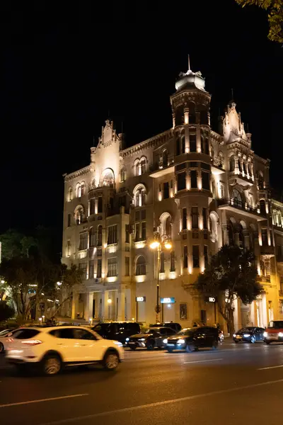 Bakü, Azerbaycan 'da gece vakti fotoğraf çekilmesi.