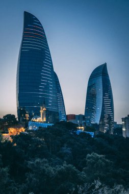 Muhteşem şehrin gece manzarası - Baku