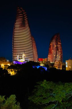 Bakü 'nün muhteşem gece manzarası.