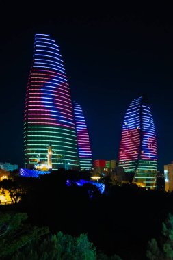 Bakü 'nün muhteşem gece manzarası.