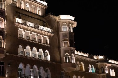 Bakü 'nün muhteşem gece manzarası.