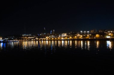 Bakü, Azerbaycan 'daki çarpıcı şehir manzarası.