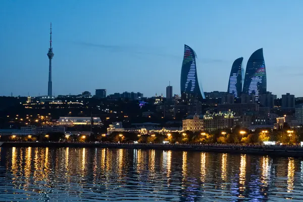 Bakü, Azerbaycan 'daki çarpıcı şehir manzarası.