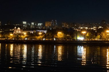 Bakü, Azerbaycan 'daki çarpıcı şehir manzarası.