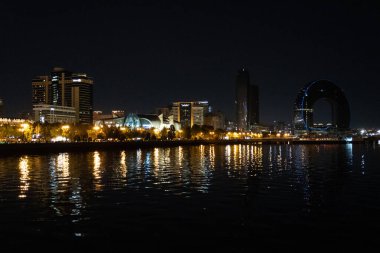 Bakü, Azerbaycan 'daki çarpıcı şehir manzarası.