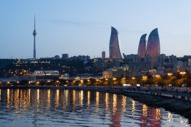 Bakü, Azerbaycan 'daki çarpıcı şehir manzarası.