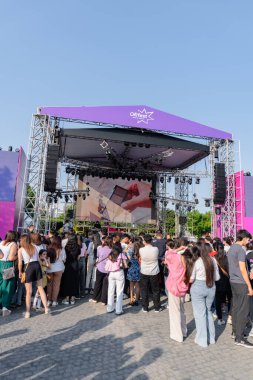 Bakü Bulvarı 'nda Olifest Güzellik Festivali. Bakü, Azerbaycan. 8 Haziran 2025.