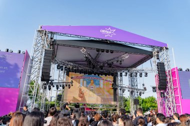 Bakü Bulvarı 'nda Olifest Güzellik Festivali. Bakü, Azerbaycan. 8 Haziran 2025.