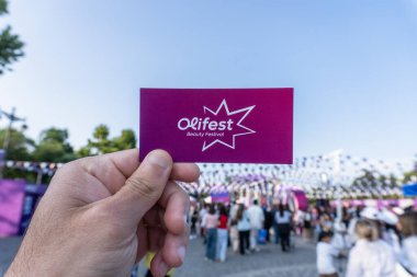 Bakü Bulvarı 'nda Olifest Güzellik Festivali. Bakü, Azerbaycan. 8 Haziran 2025.