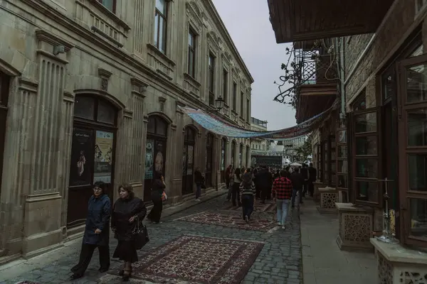  Icherisheher 'daki Uluslararası Halı Festivali (Eski Şehir). Bakü, Azerbaycan. 3 Mayıs 2025.