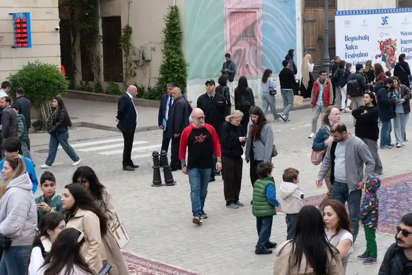  Icherisheher 'daki Uluslararası Halı Festivali (Eski Şehir). Bakü, Azerbaycan. 3 Mayıs 2025.
