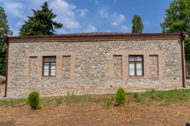Seyahat ve turizm konsepti. Fotoğraf Sheki 'nin turizm potansiyelini anlatıyor. Sheki, Azerbaycan. 07.22.2025.