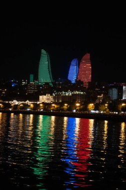 Bakü Bulvarı 'nda gece görüntüsü yakalandı.