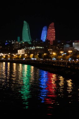 Bakü Bulvarı 'nda gece görüntüsü yakalandı.