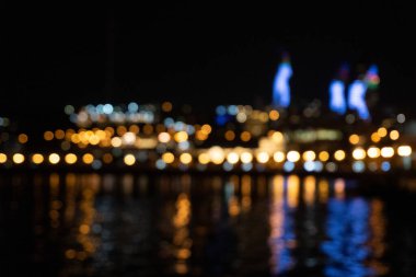 Şehir manzarasında bir gece manzarası. Bakü, Azerbaycan. 28.06.2025.