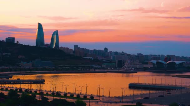 Интернетте эротикалық сылтауларды қараңыз Моншадағы джентльмен туралы порно көру