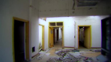 Ekonomik kriz ve savaş kavramı. Terk edilmiş bina içi