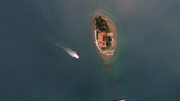 Fiordo Mar Adriático Nuestra Señora Roca Isla Iglesia Perast Orilla — Vídeo de stock