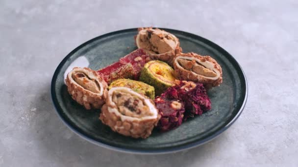 Geleneksel Mutfak Yerel Yemekler Kavramı Doğulu Tatlılar Türk Lokumu — Stok video