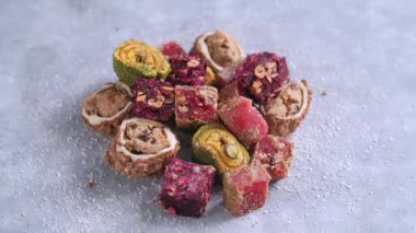 Geleneksel mutfak ve yerel yemekler kavramı. Doğulu tatlılar. Türk lokumu