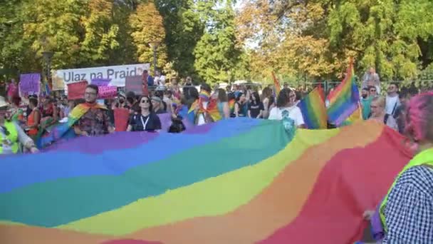 Sérvia Belgrado Setembro 2023 Belgrado Pride Procissão Participantes Desfile Pelas — Vídeo de Stock
