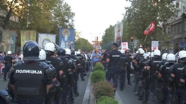 Servië Belgrado September 2023 Trotse Tegenstanders Protesteren Voor Een Politielijn — Stockvideo
