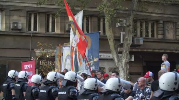 Serbia Belgrado Septiembre 2023 Los Opositores Orgullo Protestan Frente Una — Vídeos de Stock