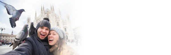 Ζευγάρι Λήψη Αυτοπροσωπογραφία Duomo Τετράγωνο Αντίληψη Σχετικά Ταξίδια Και Σχέση — Φωτογραφία Αρχείου