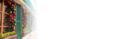 Noel kırmızı top windows vintage ev dekore edilmiştir..