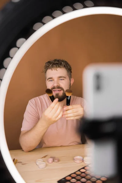 Male Beauty Blogger Makeup Product Recording Video Home Using Ring — Stock Photo, Image