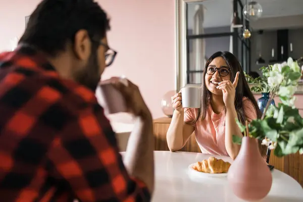 Happy Indian Couple Having Breakfast Small Talk Together Kitchen Friendship — Stockfoto