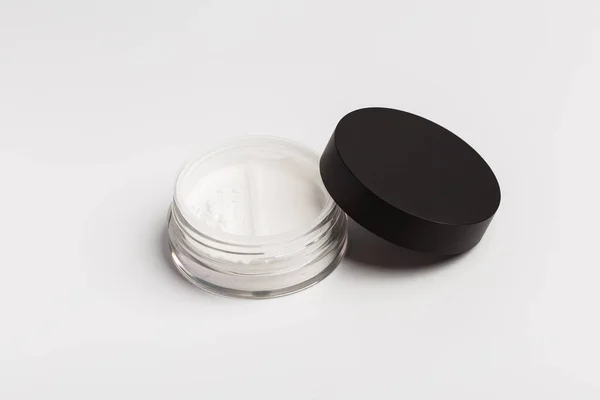 Biały Makijaż Mineralny Pojemniku Proszek Izolowany Biało — Zdjęcie stockowe