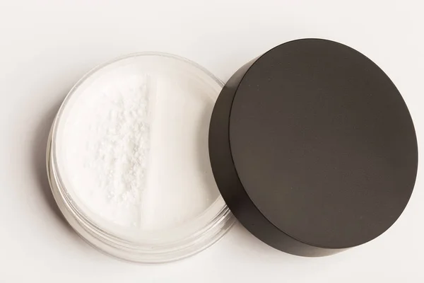 Biały Makijaż Mineralny Pojemniku Proszek Izolowany Biało — Zdjęcie stockowe