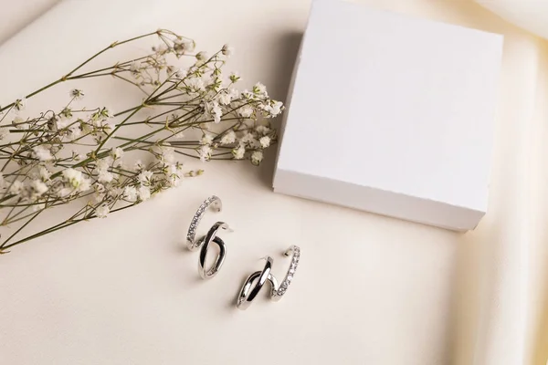 Szczelnie Diamentowe Kolczyki Pudełko Prezent Makieta Przestrzeń Ręcznie Robiona Biżuteria — Zdjęcie stockowe
