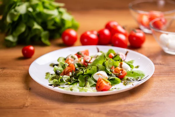 Plate Healthy Classic Caprese Salad Mozzarella Cheese Tomatoes Basil — Photo