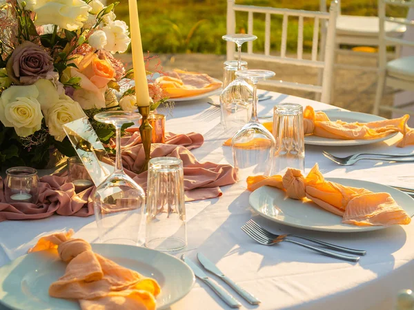 Luxuriöser Eleganter Hochzeitstisch Florales Herzstück — Stockfoto