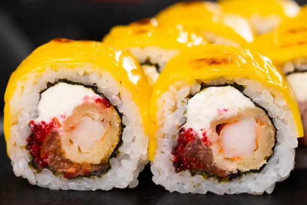 Sushi Tmavém Pozadí Japonské Asijské Jídlo — Stock fotografie