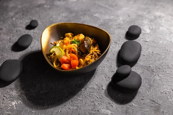 Udon Sofríe Fideos Con Pollo Verduras Cocina Asiática — Foto de Stock