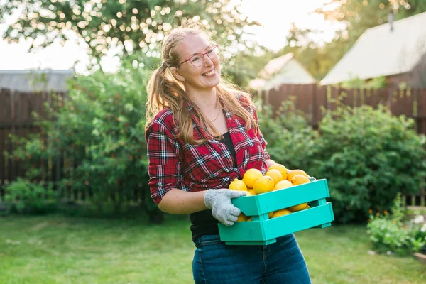 Organic Female Farmer Holding Box Full Fresh Produce Her Farm — Stok fotoğraf