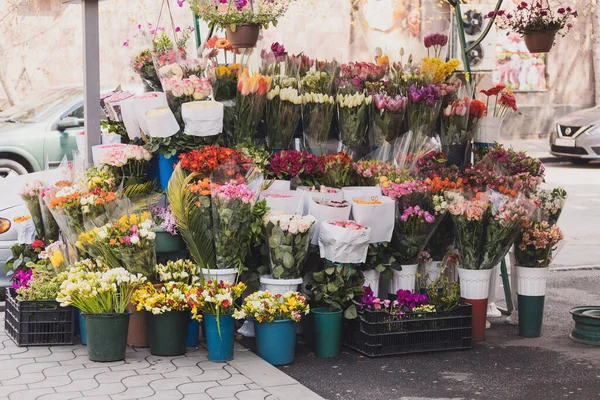 Floristería Callejera Con Flores Colores Para Regalo Vacaciones Concepto Fecha —  Fotos de Stock
