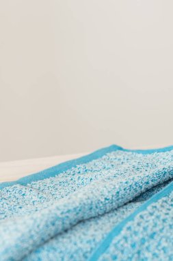 Evde toz bezleri ve bahar temizliği. Ev işleri ve ev işleri konsepti