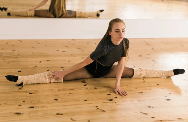 Young Woman Ballerina Stretching Training Barre Dance Studio Ballet Dancer — Stock Photo, Image