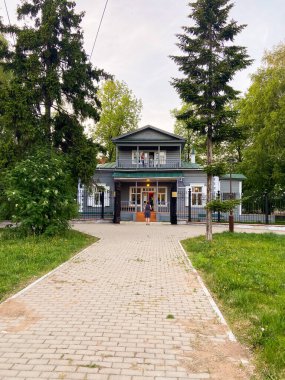 Ufa, Rusya - 15 Mayıs 2021: Bahar zamanı Lenin Evi Müzesi, Bashkortostan.