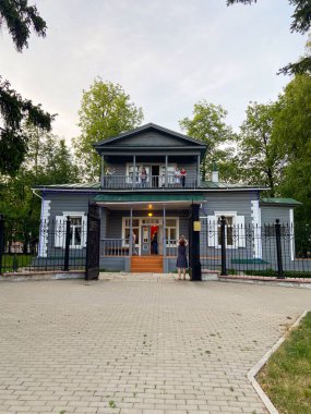 Ufa, Rusya - 15 Mayıs 2021: Bahar zamanı Lenin Evi Müzesi, Bashkortostan.